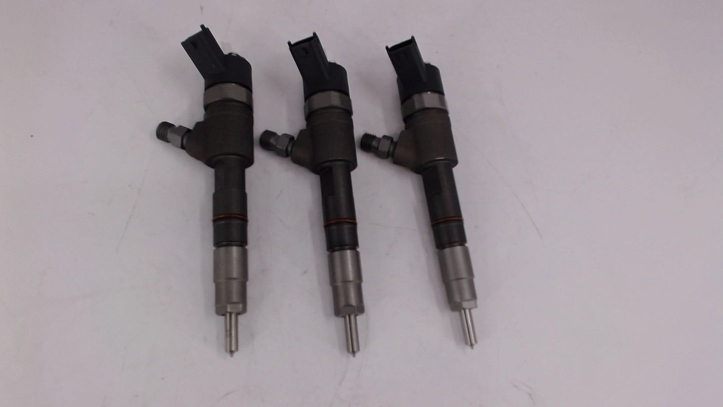 Fuel Injector MIU802181 for Yanmar 3TNV84T 3TNV88C John Deere 2038R 3038E 3039