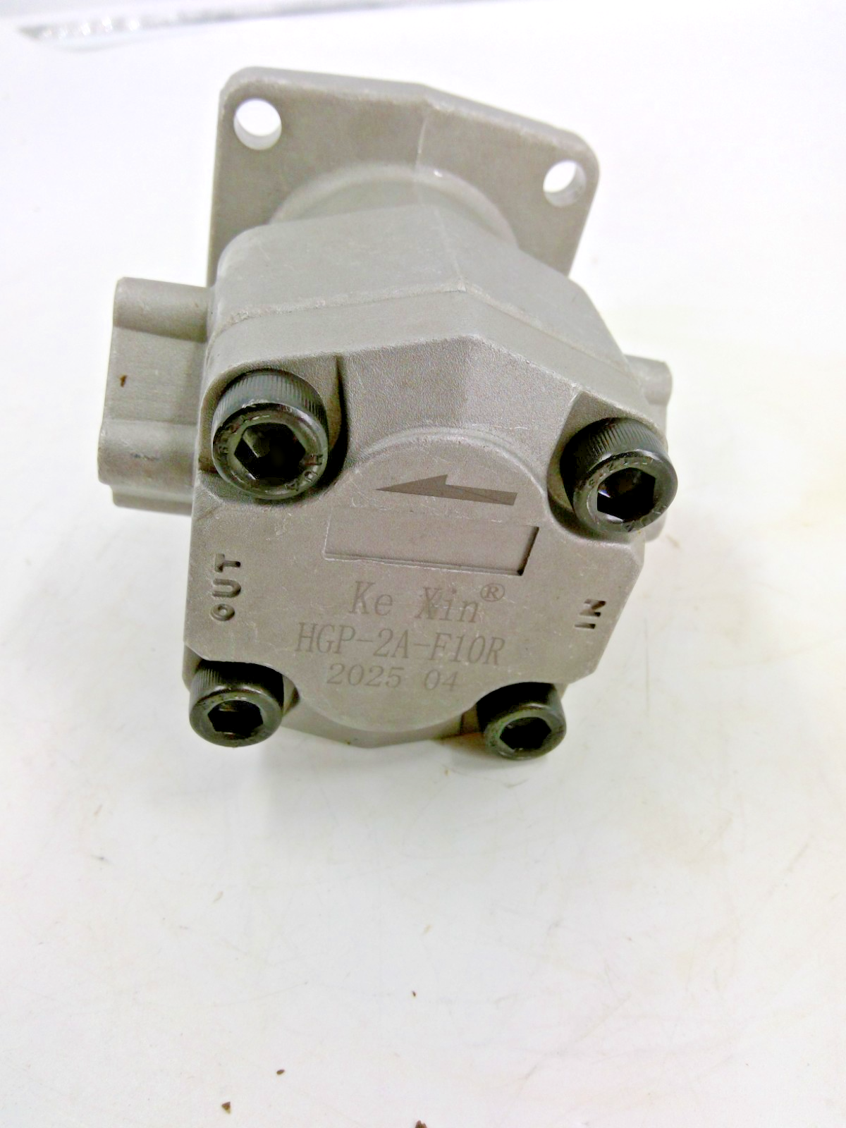 Hydraulic Pump 67810-76100 67810-76102 for Kubota B1550 B1750 B5200 B6200 B7200