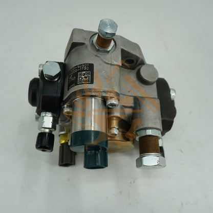 Fuel Injection Pump 1J502-50501 7024366 for Kubota Engine V3800 Bobcat Loader