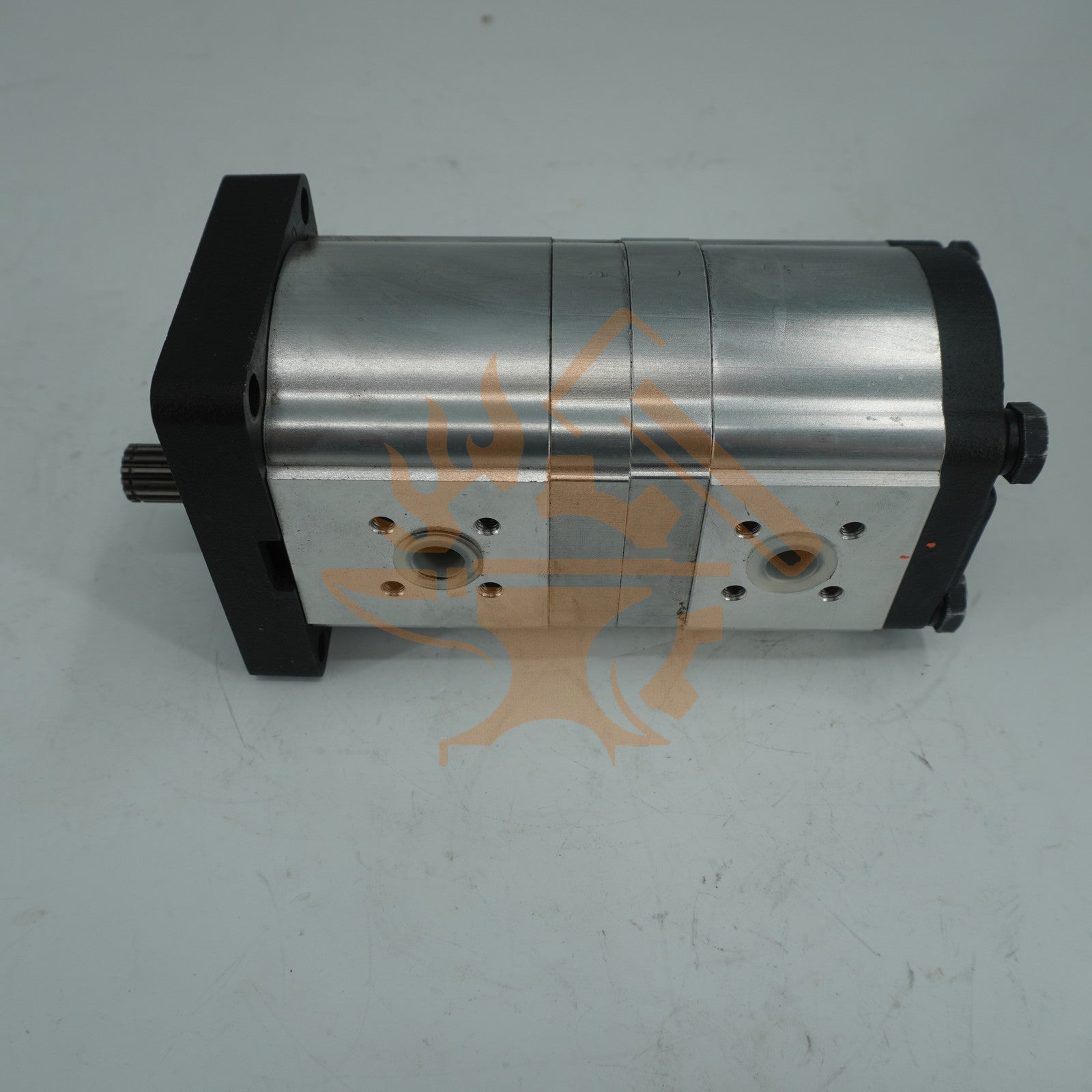 Tandem Hydraulic Pump 35592-82200 35592-82201 35592-82202 for Kubota M7030DT