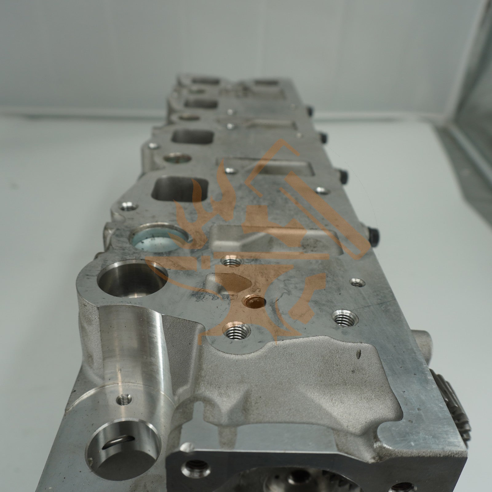 ENGINE CYLINDER HEAD