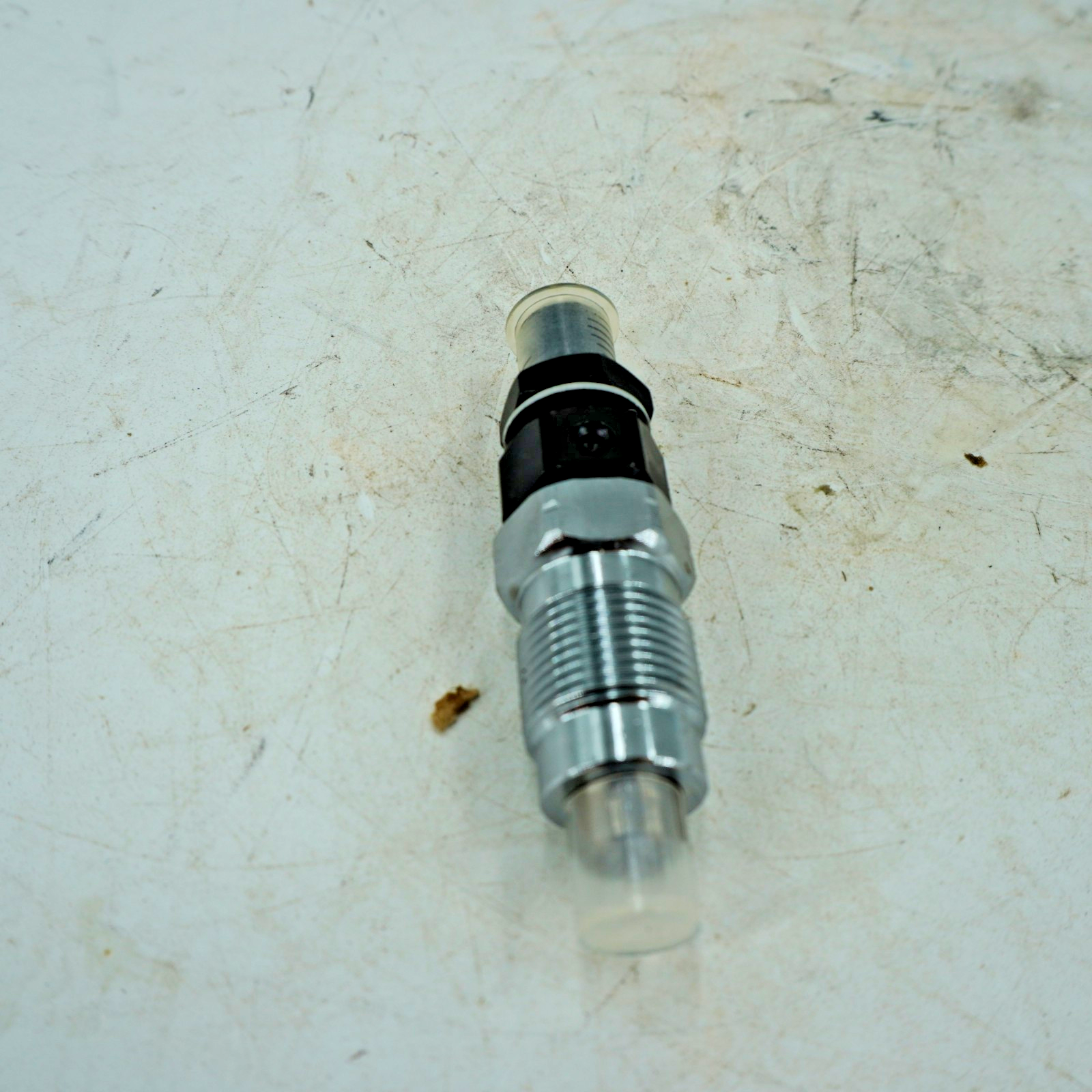 Nozzle Assembly Injection DD-E6300-53005 8454 8404 8354 DD-E6300-53004CUB CADET