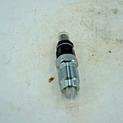 Nozzle Assembly Injection DD-E6300-53005 8454 8404 8354 DD-E6300-53004CUB CADET