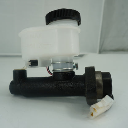 Brake Master Cylinder 93146-12500 for Mitsubishi CAT FGC15KAF81C FGC18KAF81C