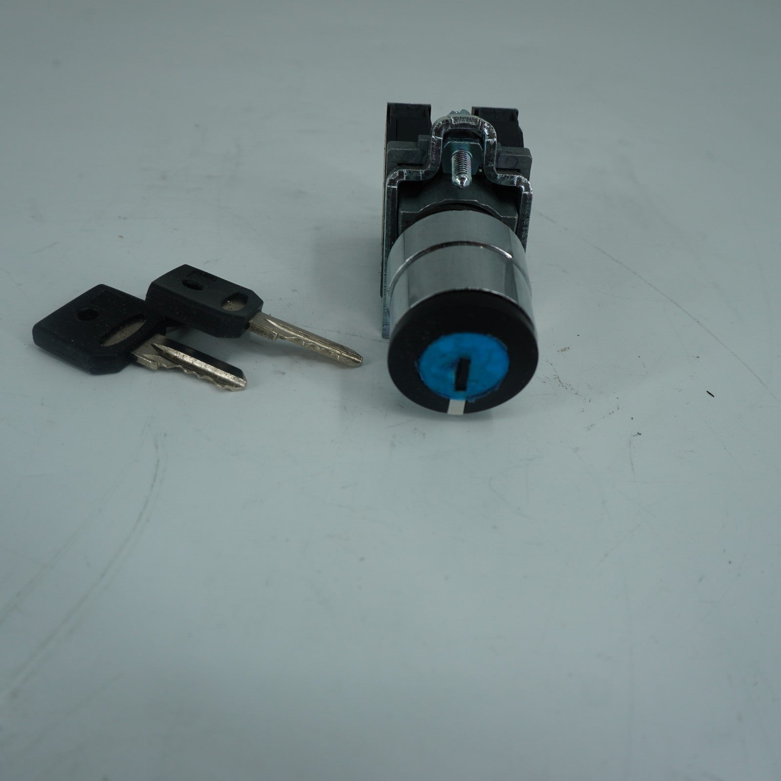 Key Switch 124121GT for Genie AWP DPL IWP Super Series Vertical GR-08 GR-12
