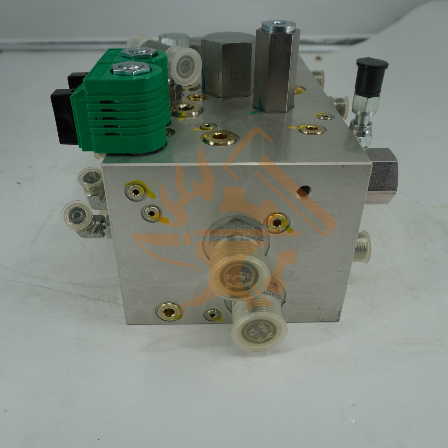 MANIFOLD 4WD TRACT W/FITTINGS GENIE OEM ORG 54699GT