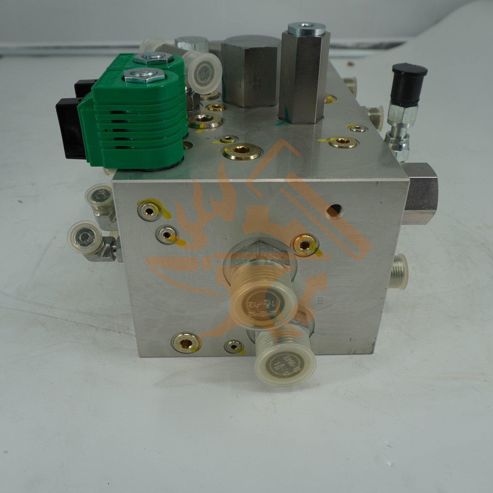 MANIFOLD 4WD TRACT W/FITTINGS GENIE OEM ORG 54699GT
