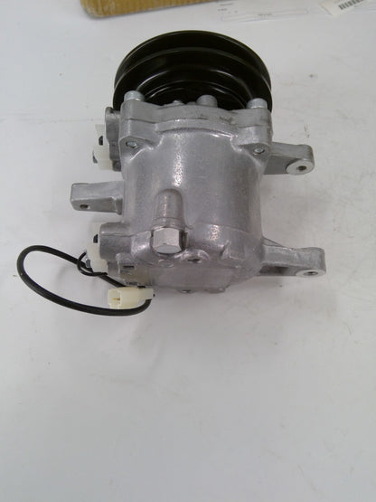 A/C Compressor RD451-93900, 3C581-50060 For Kubota SVL75C SVL95 U55 SSV65C