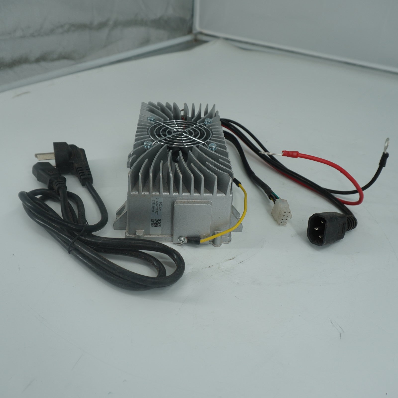 24V 15A Battery Charger ESCH24V15A 1130-510000-00 Big Joe Elect Pallet Jack E30