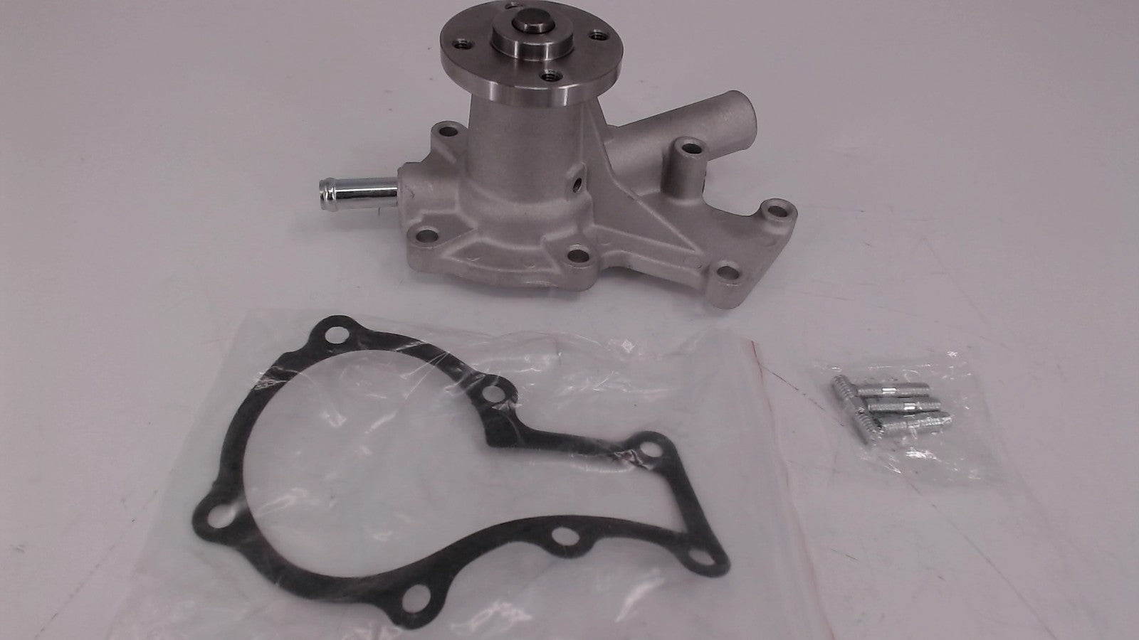 Water Pump 1E051-73036 With Gasket 16871-73430 for Kubota Engine D722 D902