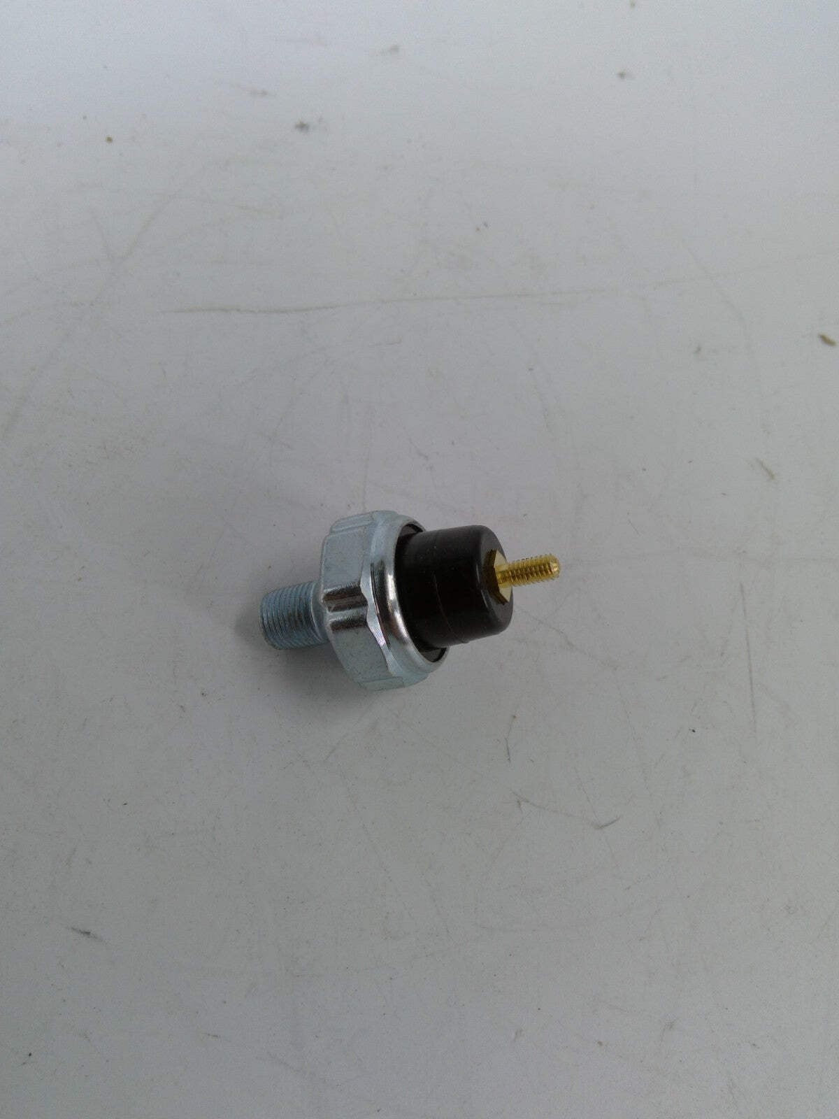 Oil Pressure Sensor Switch 6631010 for Bobcat 753 763 773 7750 843 853 863 943
