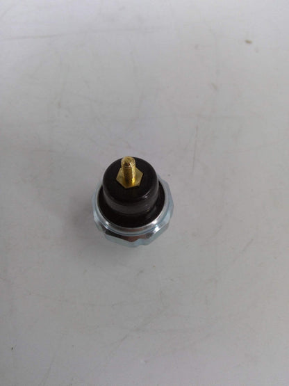 Oil Pressure Sensor Switch 6631010 for Bobcat 753 763 773 7750 843 853 863 943
