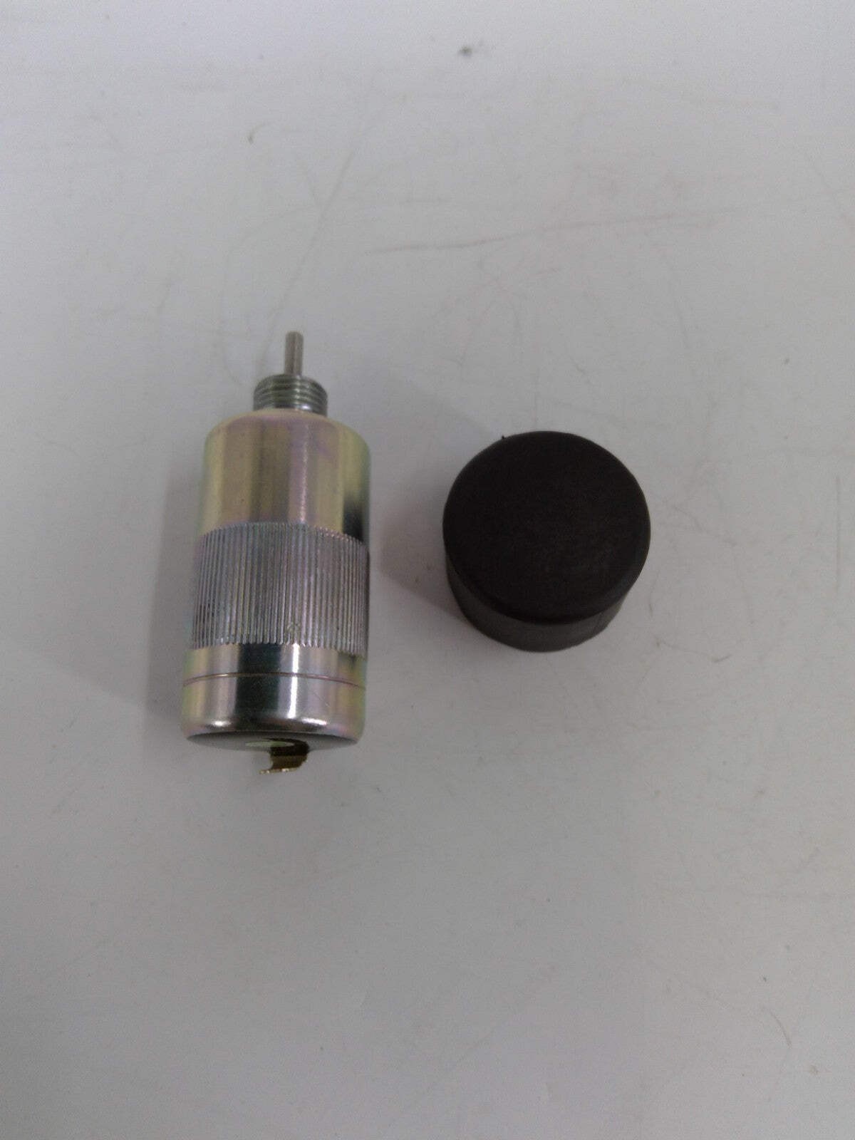 Fuel Solenoid SBA 185206083 185206085 Fits Ford New Holland TC18 LS125 L565 12V.