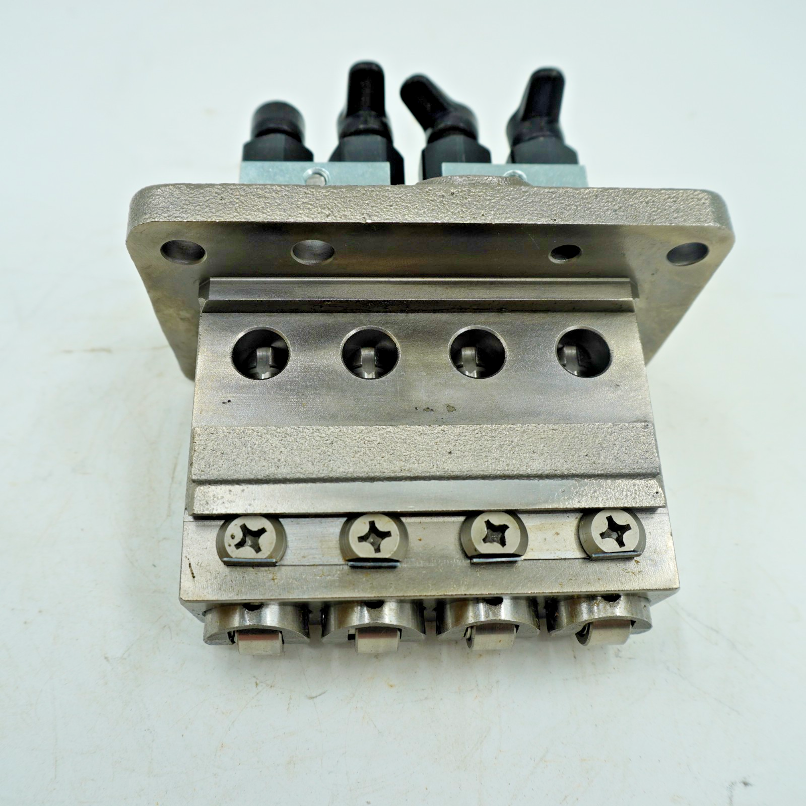 Fuel Injection Pump 094500-8210 1G468-51011 For Kubota V2003-M-T-E2B Engine