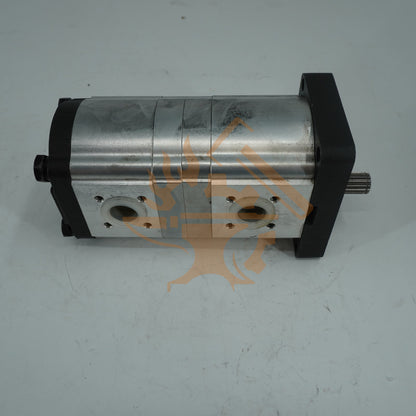 Tandem Hydraulic Pump 35592-82200 35592-82201 35592-82202 for Kubota M7030DT