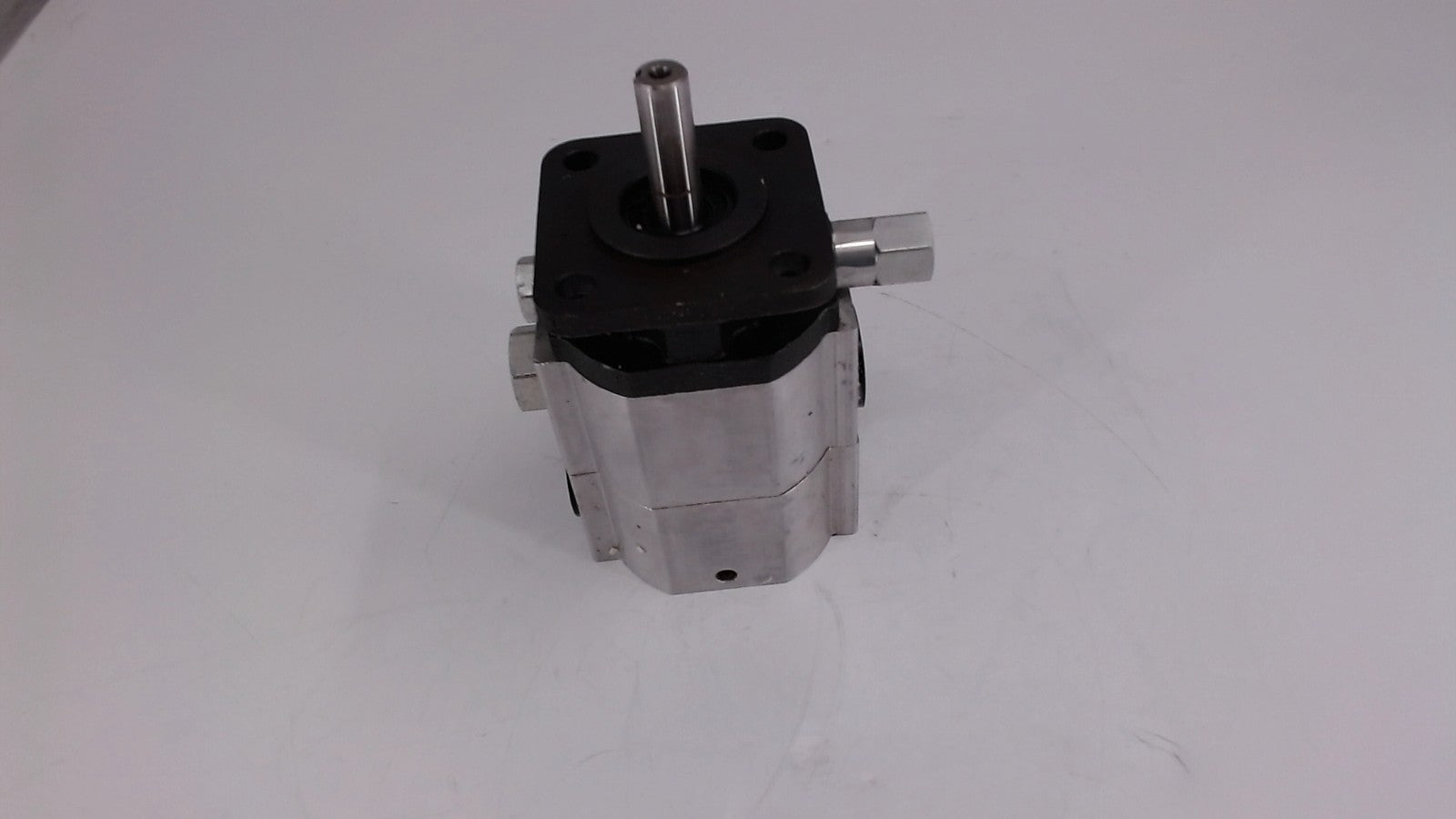 11GPM 2Stage Hydraulic Gear Pump 718-04127 918-04127 MTD Cub Cadet LS25C LS25CC