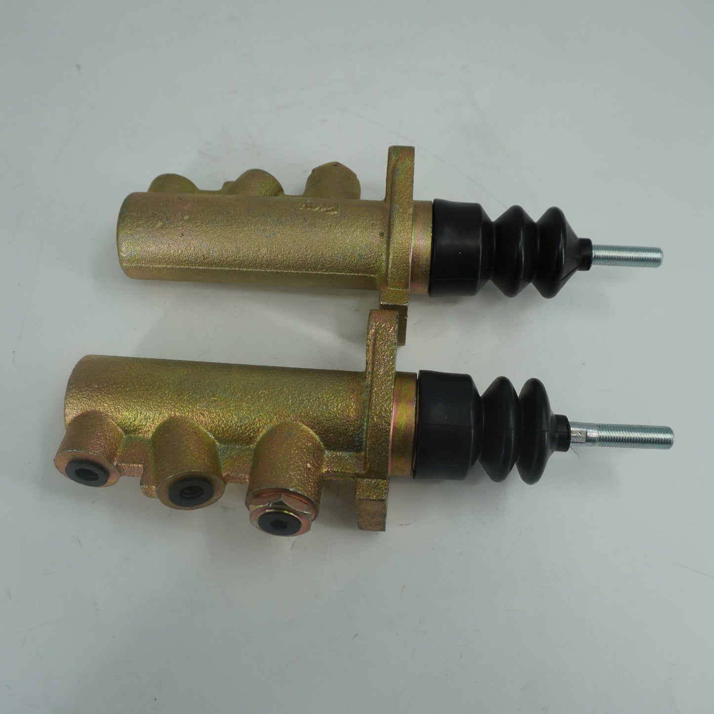 2 PC Brake Master Cylinder 3614780M91 for Massey Ferguson Tractor 342 352 362