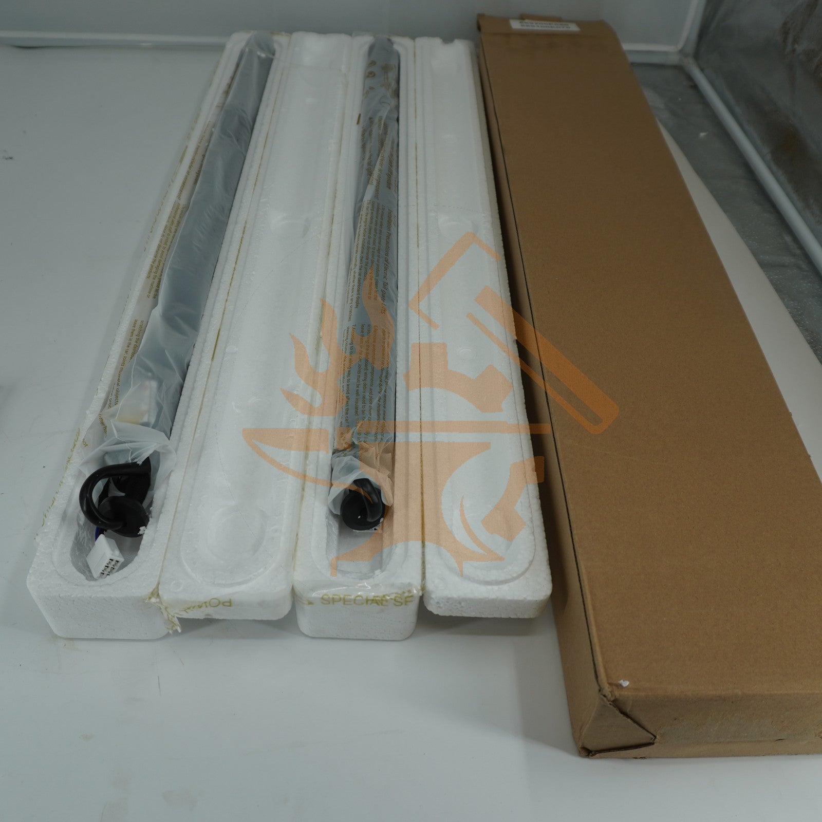2PC LH & RH TAILGATE LIFTER