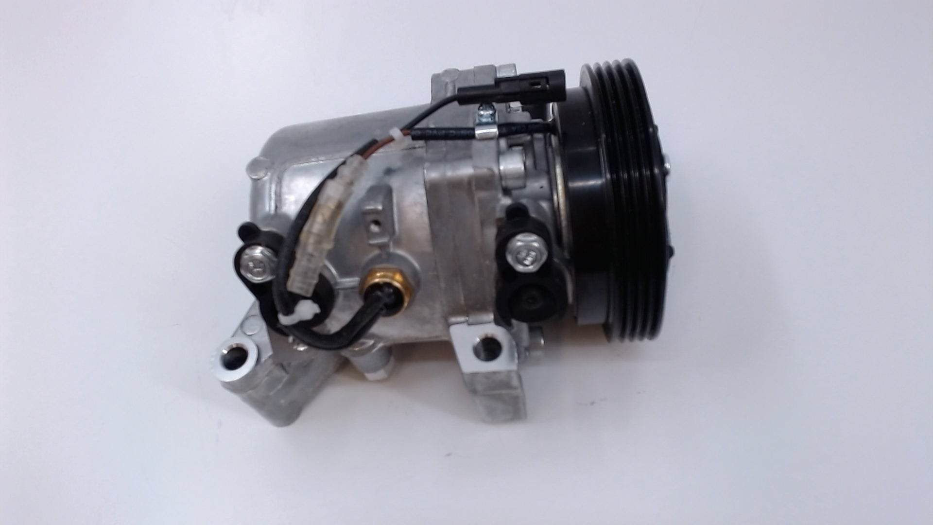 12V 4PK 105MM A/C COMPRESSOR