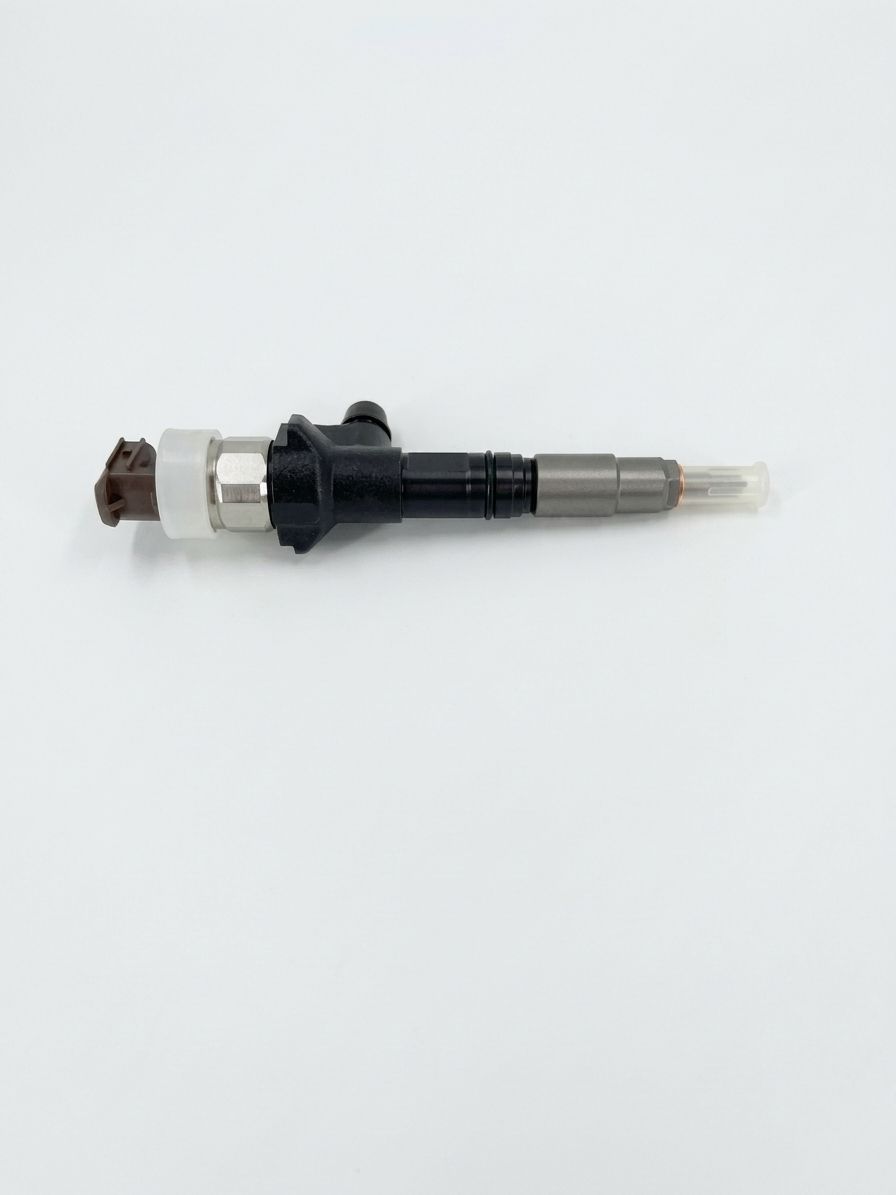 FUEL INJECTOR