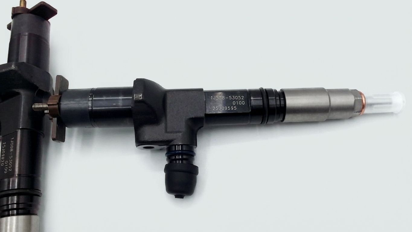 FUEL INJECTOR
