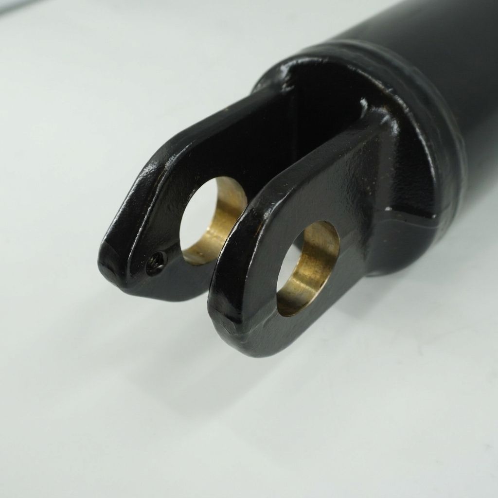 MASTER CYLINDER
