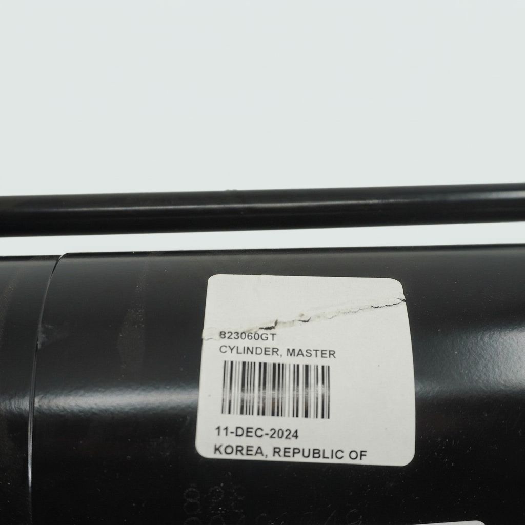 MASTER CYLINDER