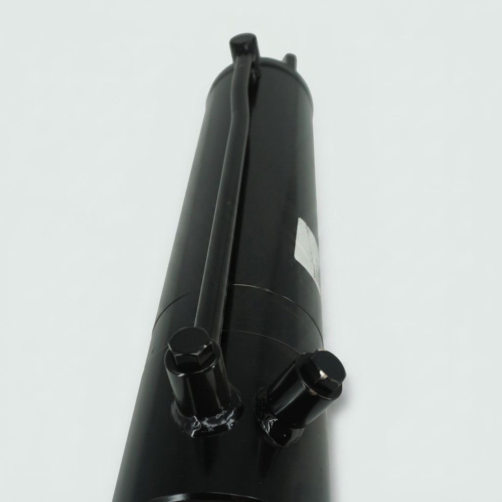 MASTER CYLINDER