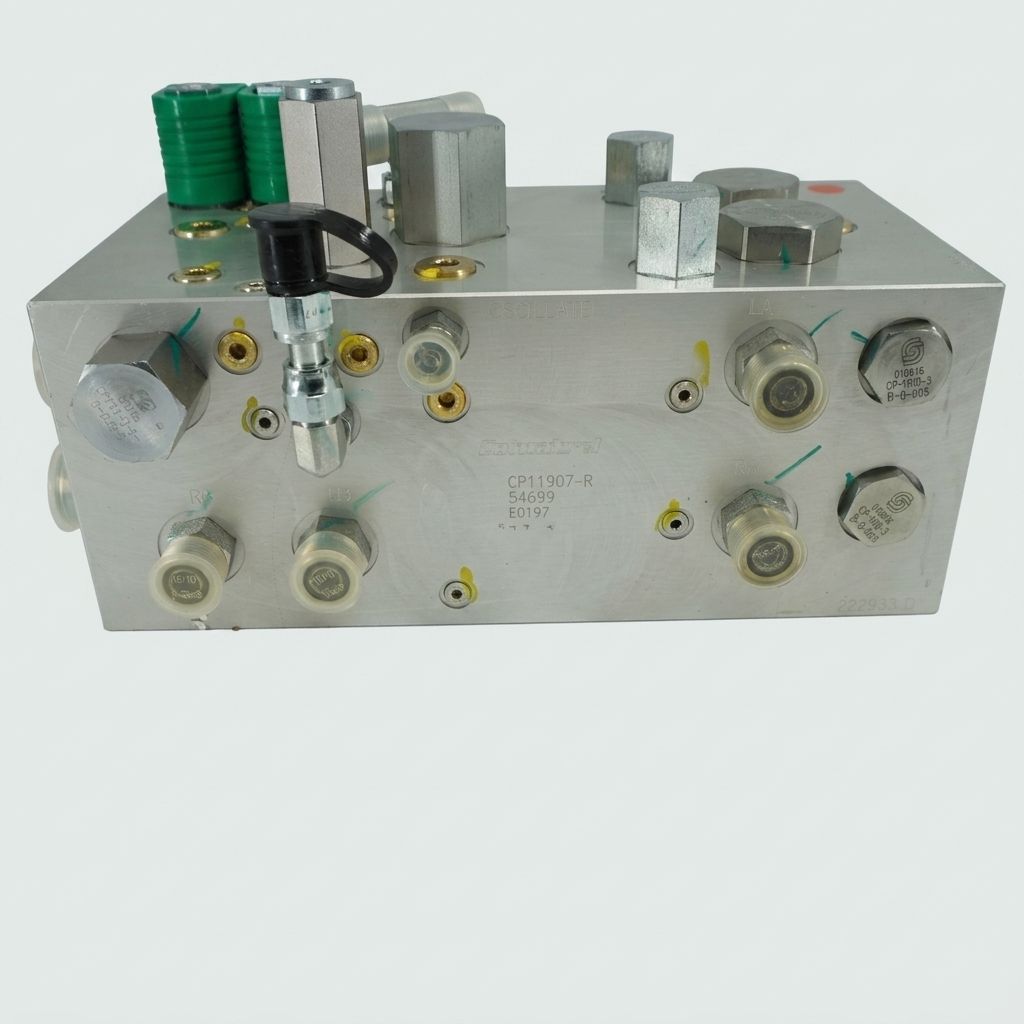 MANIFOLD, 4WD TRACT W/FITTINGS