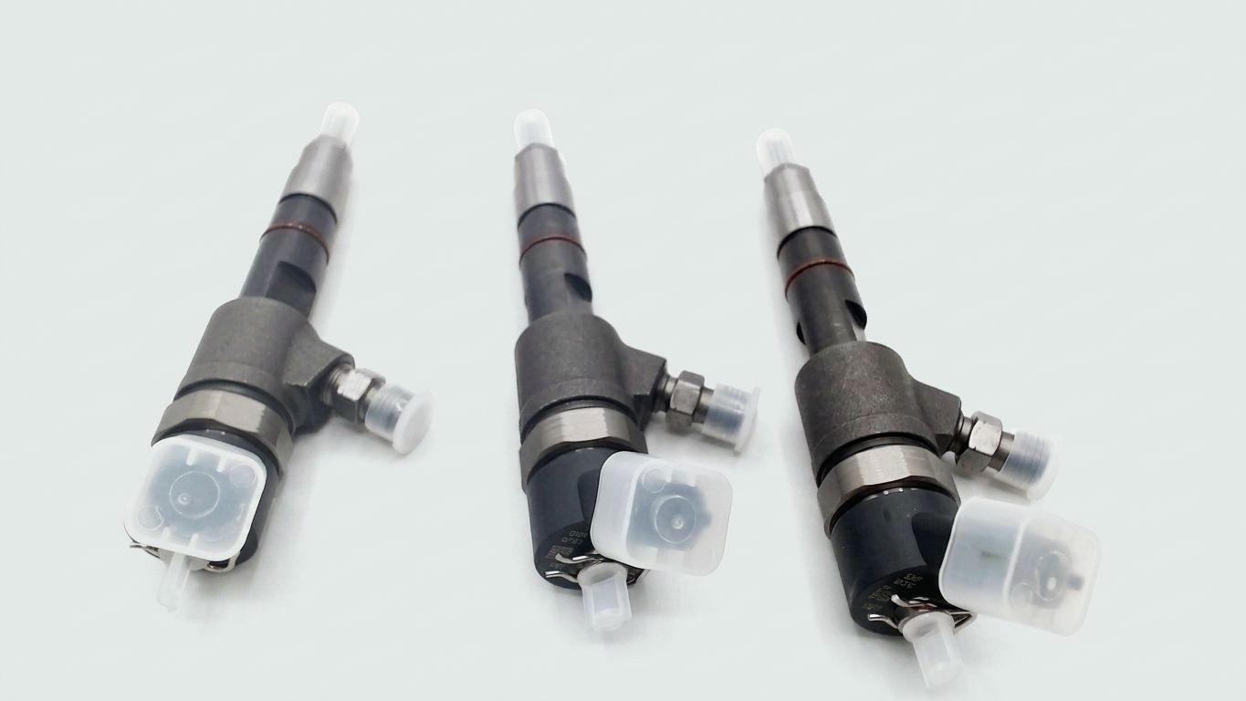 FUEL INJECTOR