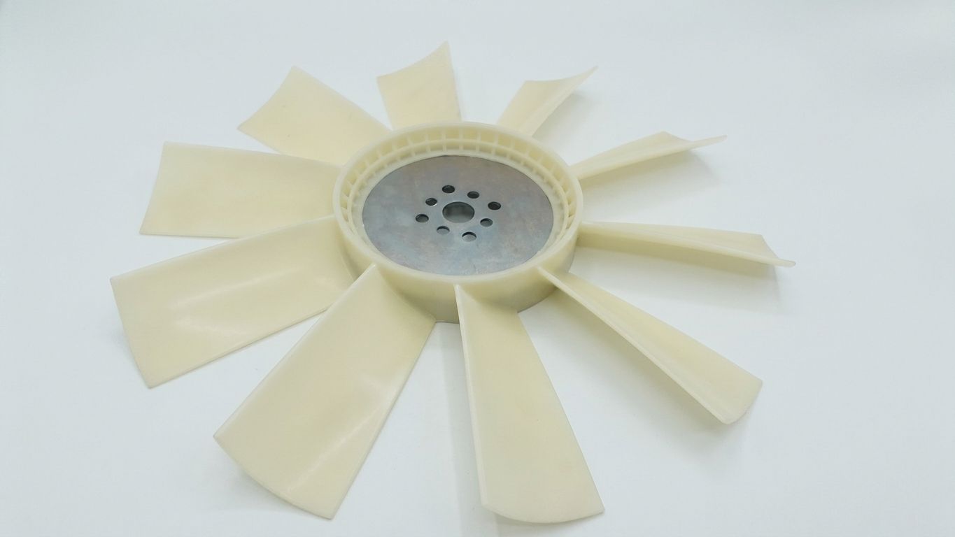 PLASTIC FAN