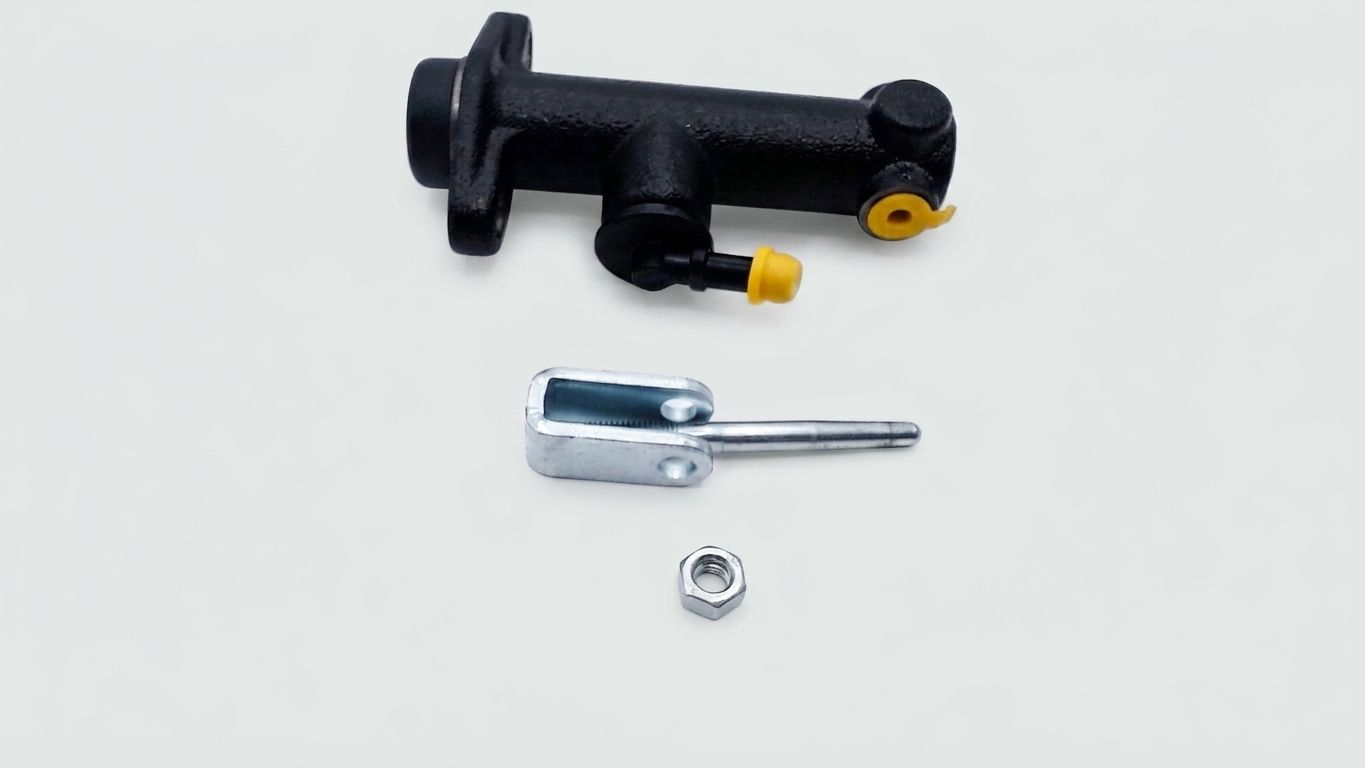 MASTER CYLINDER