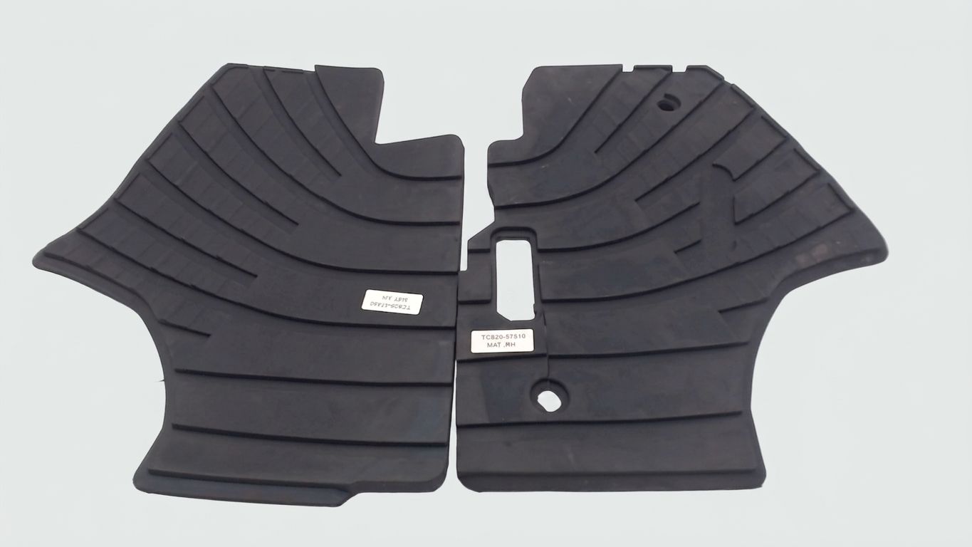 FLOOR MAT, LEFT AND RIGHT