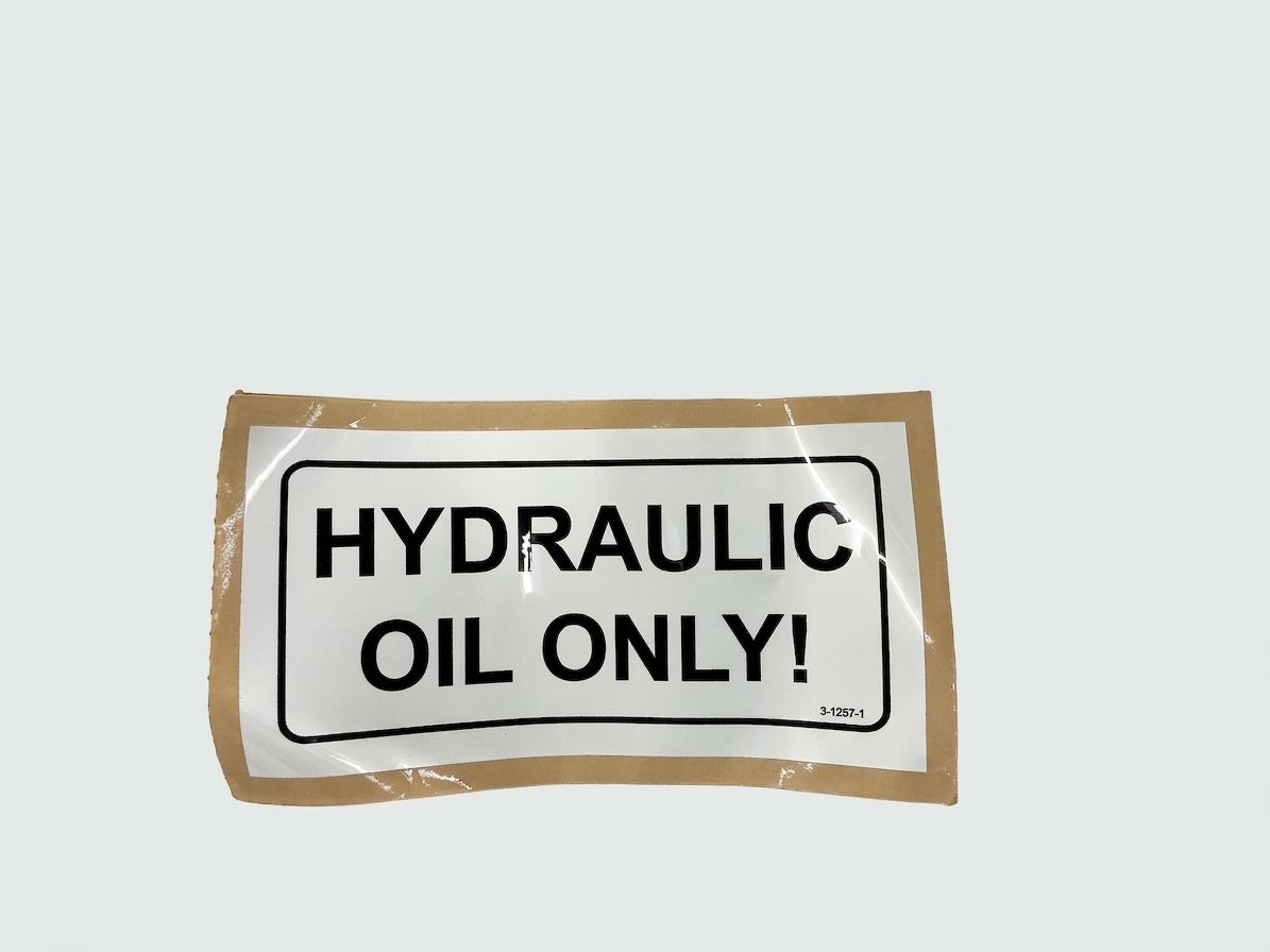 DECAL, HYDRAULIC OIL ONLY!